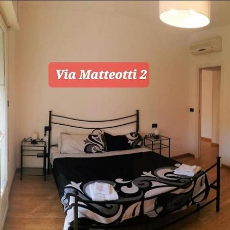 Via Matteotti & Via Carracci Apartments Bologna Kültér fotó