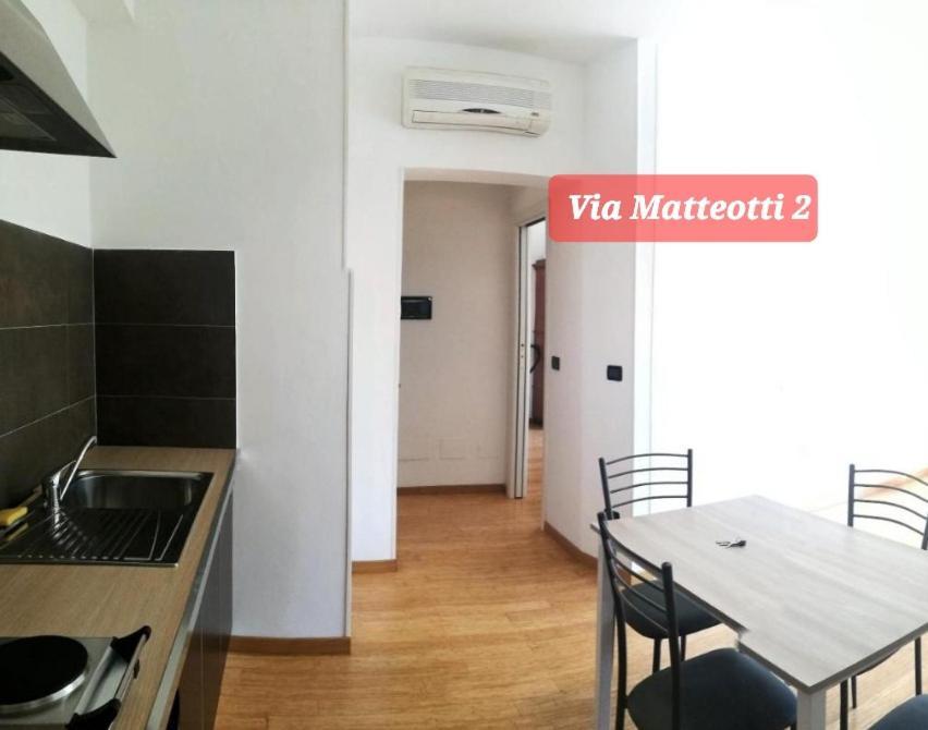 Via Matteotti & Via Carracci Apartments Bologna Kültér fotó
