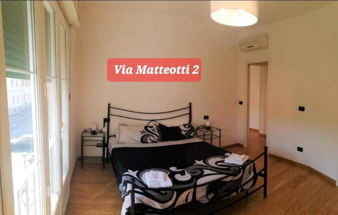 Via Matteotti & Via Carracci Apartments Bologna Kültér fotó